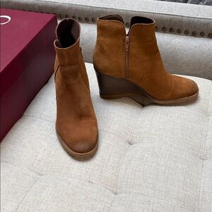 Reaction Kenneth Cole Tan Wedge Ankle Boots